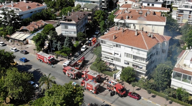 Kadıköy'de yangın çıktı Kadıköy'de yangın çıktı