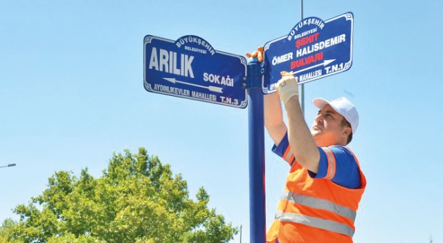 Kahramanların isimleri sokak ve duraklarda
