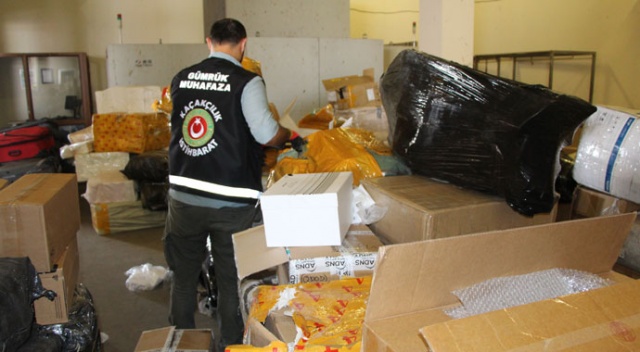 Kapıkule’de 6,5 milyon liralık kaçak eşya ele geçirildi Kapıkule’de 6,5 milyon liralık kaçak eşya ele geçirildi
