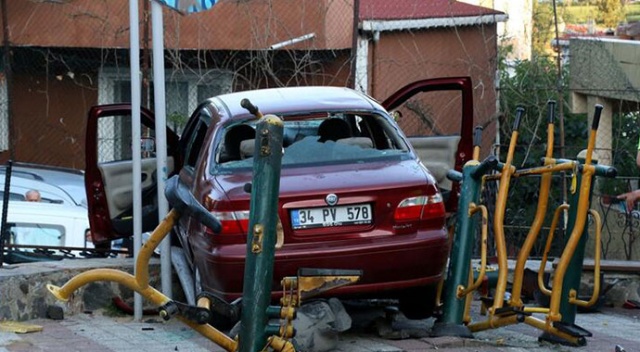 Korkunç kaza! Parkta oynayan çocukların arasına daldı Korkunç kaza! Parkta oynayan çocukların arasına daldı