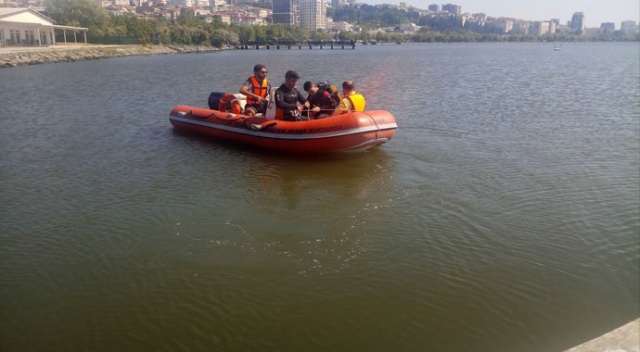 Küçükçekmece Gölü’nde kaybolan kadının cansız bedeni bulundu Küçükçekmece Gölü’nde kaybolan kadının cansız bedeni bulundu