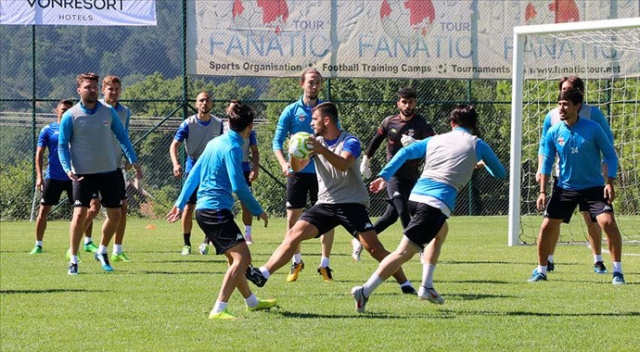 Kulüpsüz futbolcular Bolu'da kampa girdi Kulüpsüz futbolcular Bolu'da kampa girdi