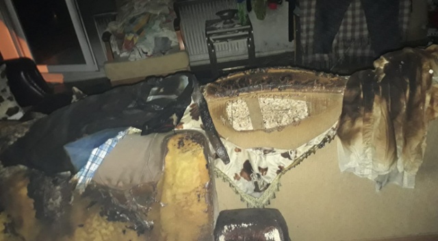 Patlayan klima evde yangın çıkardı: 3 yaralı Patlayan klima evde yangın çıkardı: 3 yaralı
