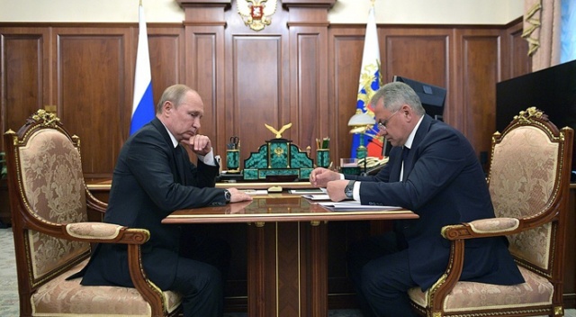 Putin: &#039;Deniz kuvvetleri filosu ve ordu için büyük bir kayıp&#039;
