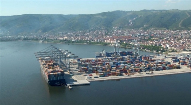 Raylar denizle buluştu Çin’e yük taşıyacak