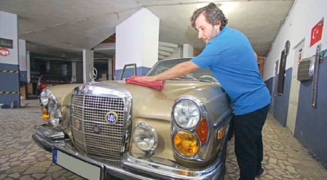 Sağ serbest solda Mercedes Sağ serbest solda Mercedes