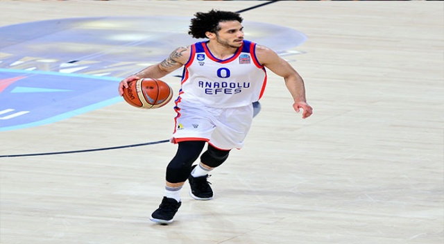 Shane Larkin, Anadolu Efes'te kaldı Shane Larkin, Anadolu Efes'te kaldı