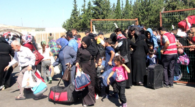 Suriyeliler ülkelerine koşarak gitti