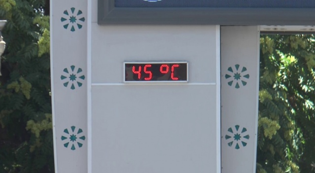 Termometre 45 dereceyi gördü ! Termometre 45 dereceyi gördü !