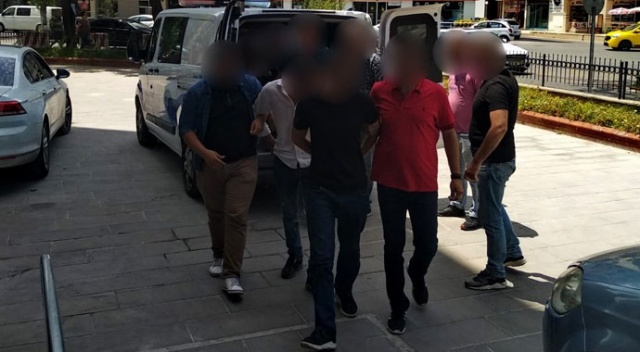 Tüm Türkiye’de aranıyordu! Kuşadası'nda yakalandı Tüm Türkiye’de aranıyordu! Kuşadası'nda yakalandı