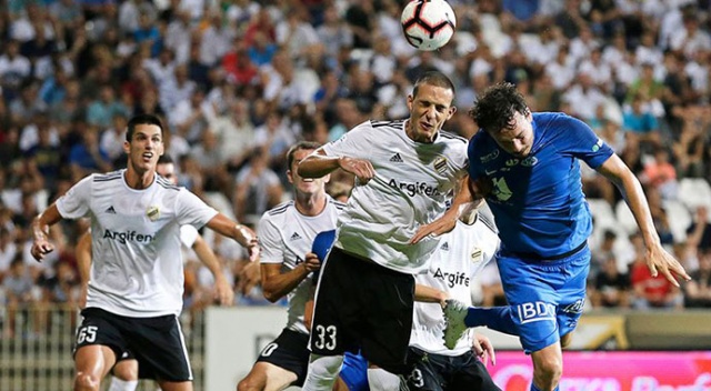 UEFA Şampiyonlar Ligi 2. eleme turunda 5 takım tur atladı UEFA Şampiyonlar Ligi 2. eleme turunda 5 takım tur atladı