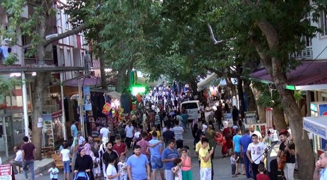 4 bin nüfuslu mahallede yer kalmadı! Tam 10 katına çıktı... 4 bin nüfuslu mahallede yer kalmadı! Tam 10 katına çıktı...