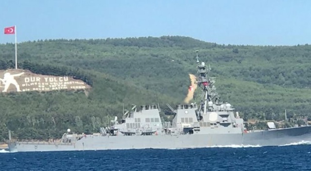 Amerikan savaş gemisi Çanakkale Boğazı'ndan geçti