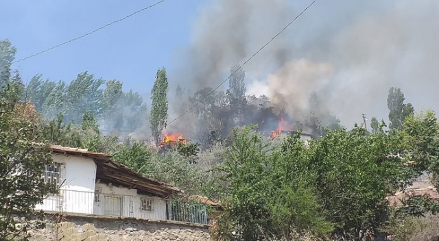 Ankara'da 12 gecekondu kül oldu Ankara'da 12 gecekondu kül oldu