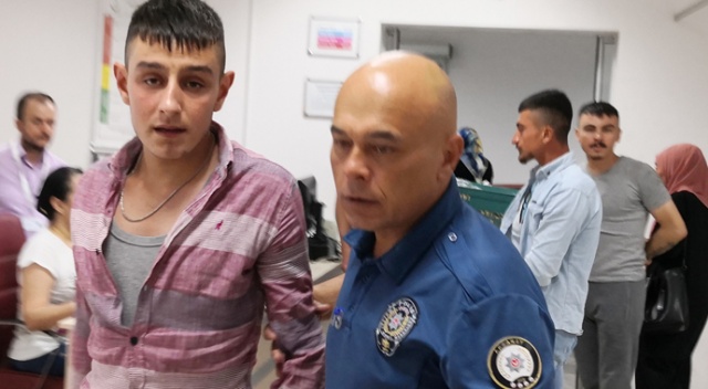 Babasını dövüp, “Senin gibi babanın var ya” diye sitem etti