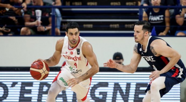 Basketbolda Türkiye, Fransa'yı mağlup etti Basketbolda Türkiye, Fransa'yı mağlup etti
