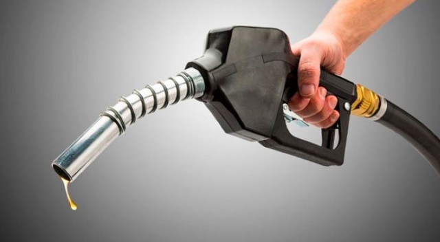 Benzin ve motorine büyük indirim geldi Benzin ve motorine büyük indirim geldi