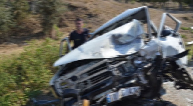Bilecik&#039;te otomobil ile hafif ticari araç çarpıştı: 4 yaralı