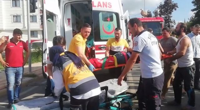 Çekici ile motosiklet çarpıştı: 1 yaralı Çekici ile motosiklet çarpıştı: 1 yaralı