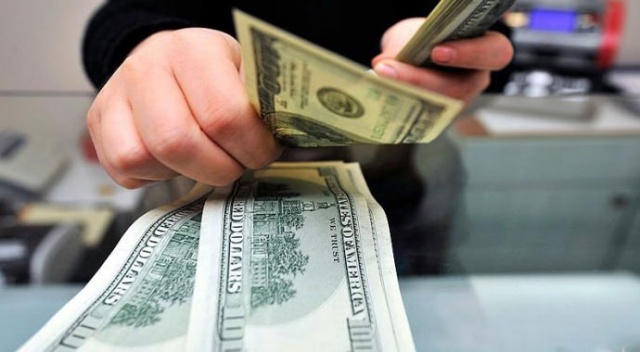 Dolar düşüşünü üçüncü aya taşıdı