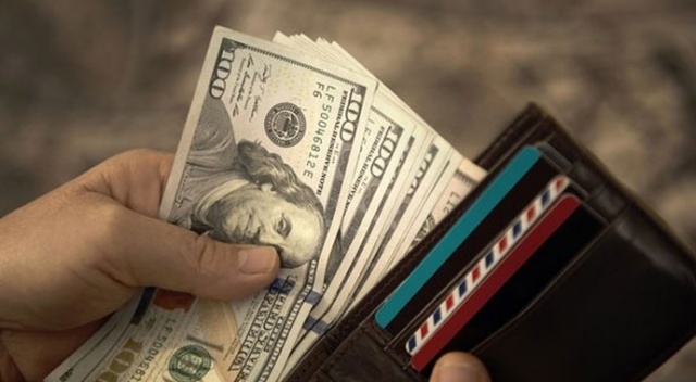 Dolar son 4 ayın en düşük seviyesini gördü!