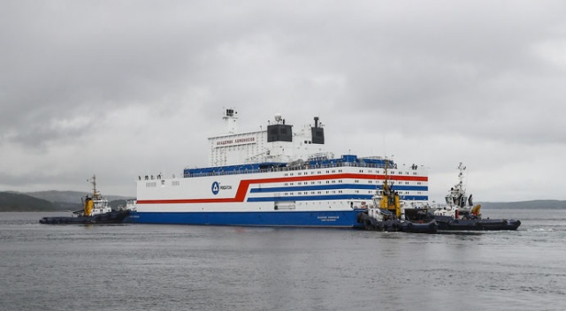 Dünyanın ilk yüzer nükleer güç ünitesi Akademik Lomonosov, Murmansk’tan Pevek’e doğru yola çıktı Dünyanın ilk yüzer nükleer güç ünitesi Akademik Lomonosov, Murmansk’tan Pevek’e doğru yola çıktı