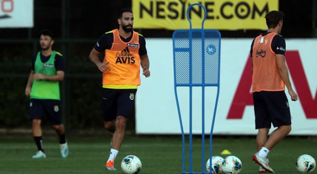 Fenerbahçe'de Adil Rami ilk antrenmanına çıktı Fenerbahçe'de Adil Rami ilk antrenmanına çıktı