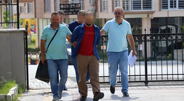 FETÖ'nün sözde asker ve mahrem yapısı sorumluları sahte kimlikle Antalya'da yakalandı FETÖ'nün sözde asker ve mahrem yapısı sorumluları sahte kimlikle Antalya'da yakalandı