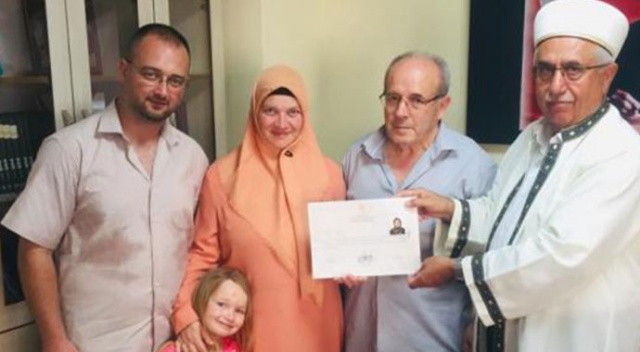 Fransız Sandrine, Tekirdağ'da Müslüman oldu Fransız Sandrine, Tekirdağ'da Müslüman oldu