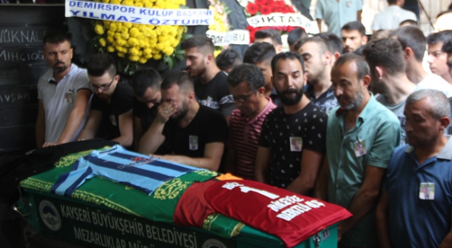Genç futbolcu kansere yenik düştü