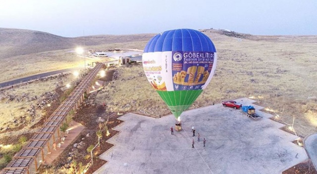 Göbeklitepe'de ilk sıcak hava balonu havalandı Göbeklitepe'de ilk sıcak hava balonu havalandı