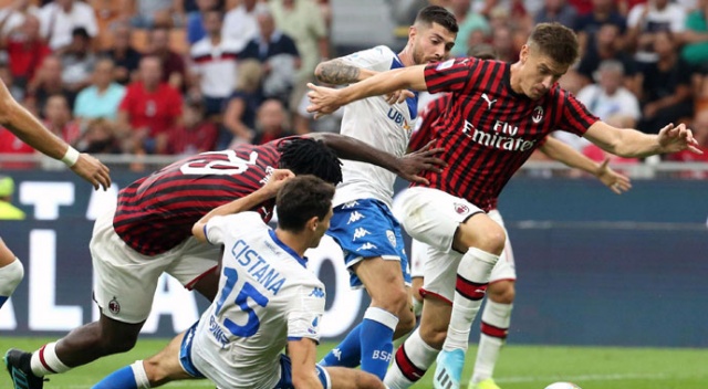 Hakan Çalhanoğlu attı Milan kazandı Hakan Çalhanoğlu attı Milan kazandı