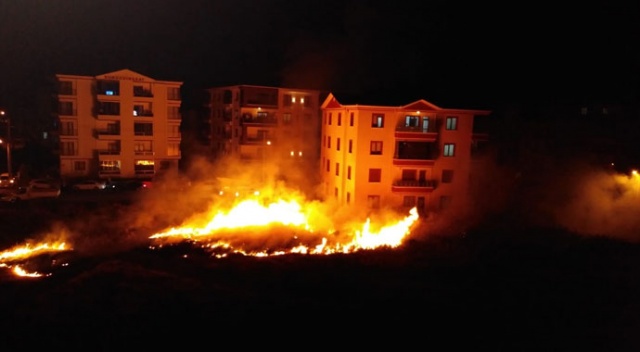 Havai fişek, düğün evinde yangına neden oldu Havai fişek, düğün evinde yangına neden oldu