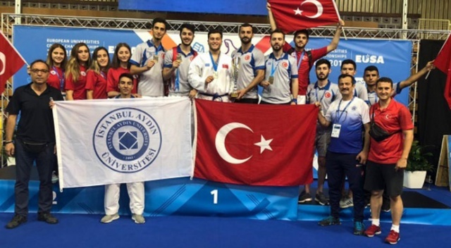 İAÜ Karate Takımı Avrupa'da üçüncü oldu İAÜ Karate Takımı Avrupa'da üçüncü oldu