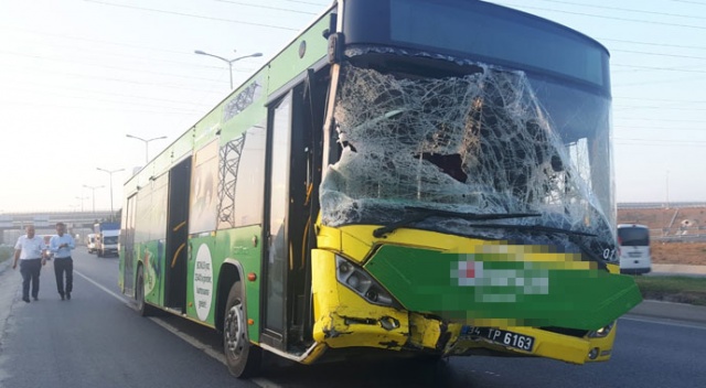 İETT otobüsü, servis aracına çarptı, çok sayıda yaralı var