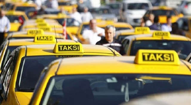 İstanbul'da taksi ücretlerine yüzde 25 oranında zam yapıldı İstanbul'da taksi ücretlerine yüzde 25 oranında zam yapıldı