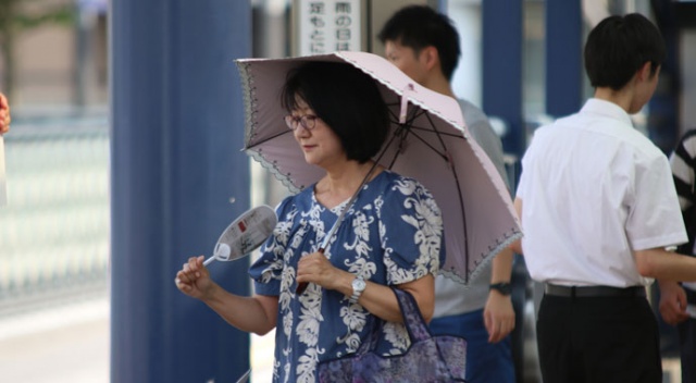 Japonya'da aşırı sıcaklar yaşamı olumsuz etkiliyor