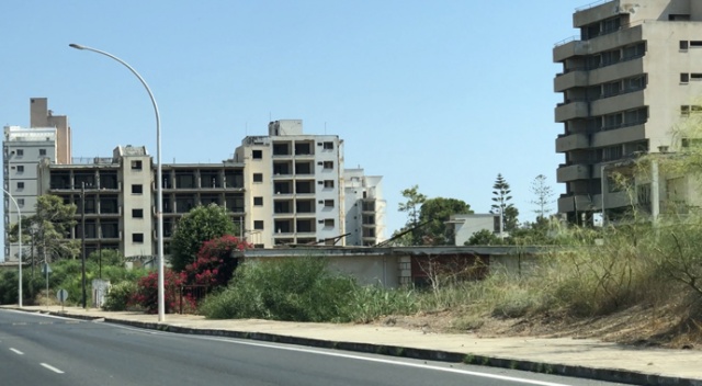 Kapalı Maraş, 45 yıl sonra basın mensuplarının ziyaretine açıldı Kapalı Maraş, 45 yıl sonra basın mensuplarının ziyaretine açıldı