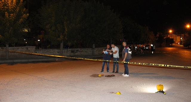 Karaman'da bıçaklı kavga, 1 ölü 4 de yaralı var Karaman'da bıçaklı kavga, 1 ölü 4 de yaralı var