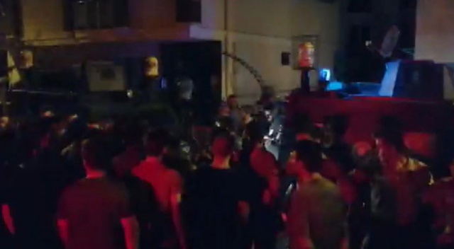 Kartal'da taciz iddiası mahalleyi sokağa döktü Kartal'da taciz iddiası mahalleyi sokağa döktü