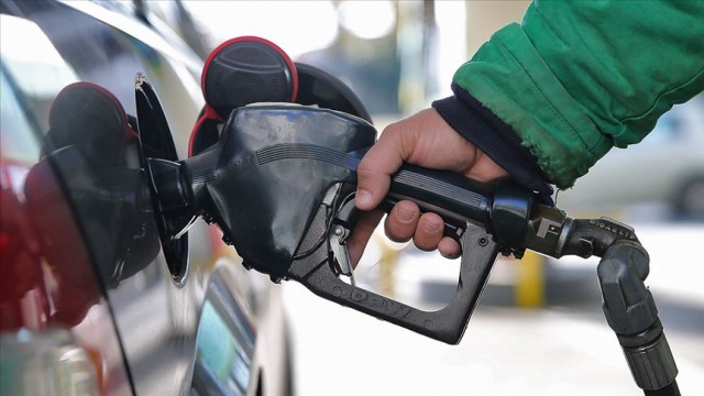 Motorin ve benzine zam Motorin ve benzine zam