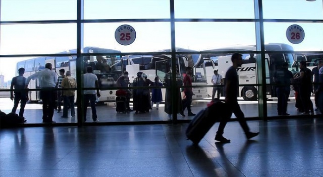 Otobüs biletleri tükendi, ek seferler de doluyor