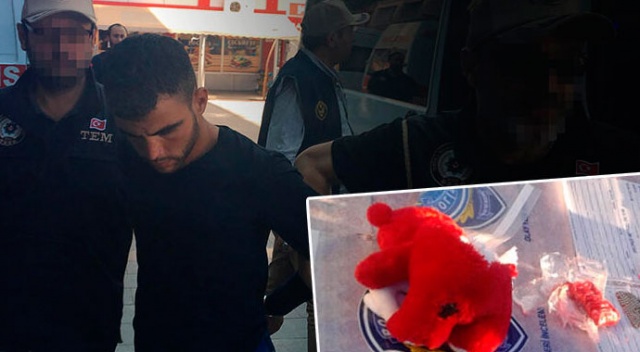 Oyuncak ayı içerisindeki bomba ile yakalanmışlardı... Tutuklandılar! Oyuncak ayı içerisindeki bomba ile yakalanmışlardı... Tutuklandılar!