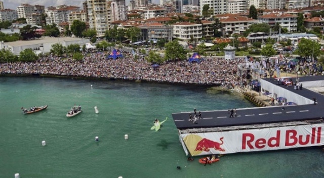 Red Bull Uçuş Günü 4 Ağustos'ta Red Bull Uçuş Günü 4 Ağustos'ta