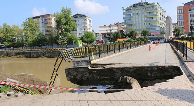 Samsun'da köprüde kısmi çökme: 2 yaralı Samsun'da köprüde kısmi çökme: 2 yaralı
