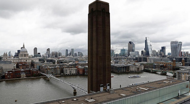 Sanat Müzesi Tate Modern'de altı yaşında bir çocuk 10. kattan 'atıldı' Sanat Müzesi Tate Modern'de altı yaşında bir çocuk 10. kattan 'atıldı'