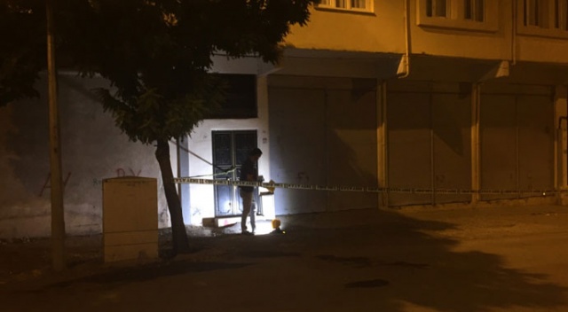 Şanlıurfa'da kimliği belirsiz kişiler bir evi kurşunladılar! Şanlıurfa'da kimliği belirsiz kişiler bir evi kurşunladılar!