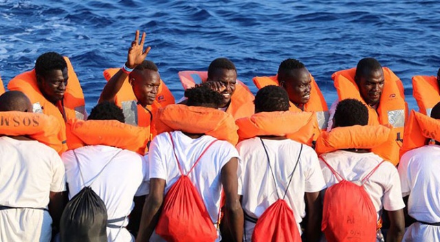 Sivil toplum kuruluşları Akdeniz'de göçmen kurtarmaya devam ediyor Sivil toplum kuruluşları Akdeniz'de göçmen kurtarmaya devam ediyor