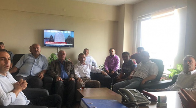 Siyasiler ve halk, doktoruna sahip çıktı