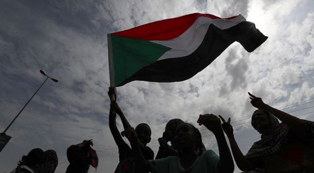 Sudan'da barışçıl göstericilere saldırıya tepki yürüyüşüne müdahale: 4 ölü